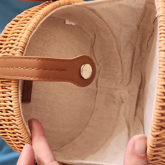 Natural Woven Crossbody Bag. Round Shape. - Picture 3 of 5